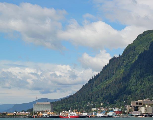 Uniform Services and Rentals in Alaska for Automotive, Healthcare, Hospitality, Retail and More