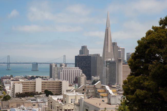 Uniform Services and Rentals in Oakland, California for Automotive, Healthcare, Hospitality, Retail and More