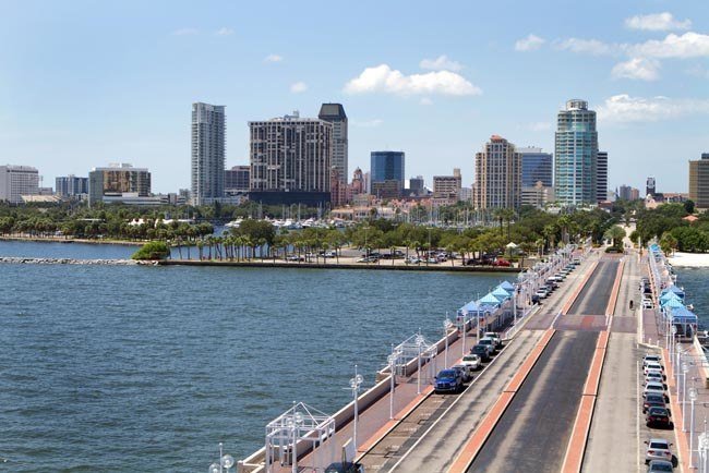 Uniform Services and Rentals in St Petersburg, Florida for Automotive, Healthcare, Hospitality, Retail and More