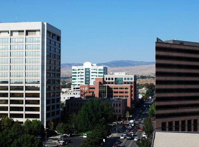 Uniform Services and Rentals in Idaho for Automotive, Healthcare, Hospitality, Retail and More