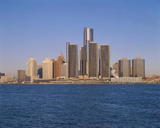Uniform Services and Rentals in Detroit, Michigan for Automotive, Healthcare, Hospitality, Retail and More