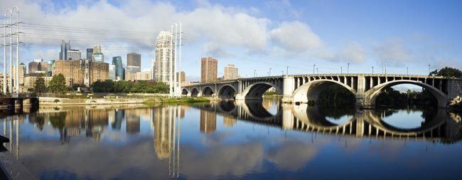 Uniform Services and Rentals in Minneapolis, Minnesota for Automotive, Healthcare, Hospitality, Retail and More