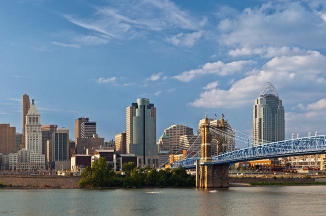 Uniform Services and Rentals in Cincinnati, Ohio for Automotive, Healthcare, Hospitality, Retail and More