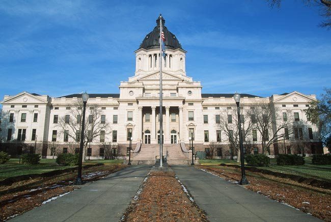 Uniform Services and Rentals in South Dakota for Automotive, Healthcare, Hospitality, Retail and More