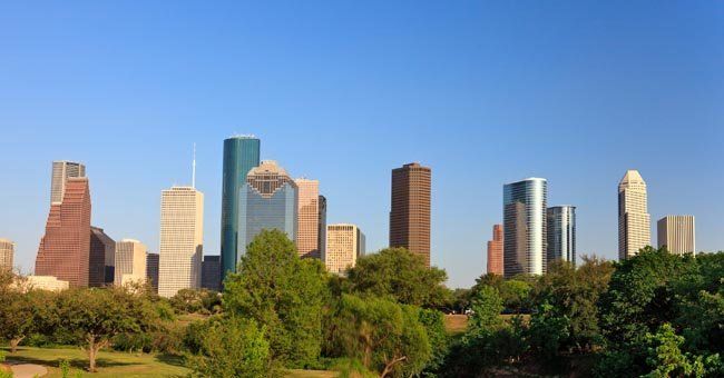 Uniform Services and Rentals in Houston, Texas for Automotive, Healthcare, Hospitality, Retail and More
